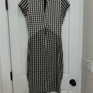 Professional but fun Vince dress.Not your average boring work dress.